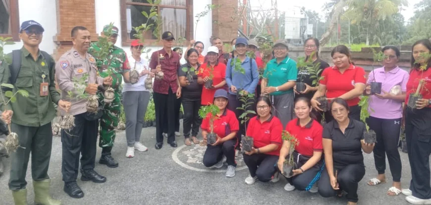 Aku Hatinya PKK, Gianyar Gelontor 3.065 Bibit
